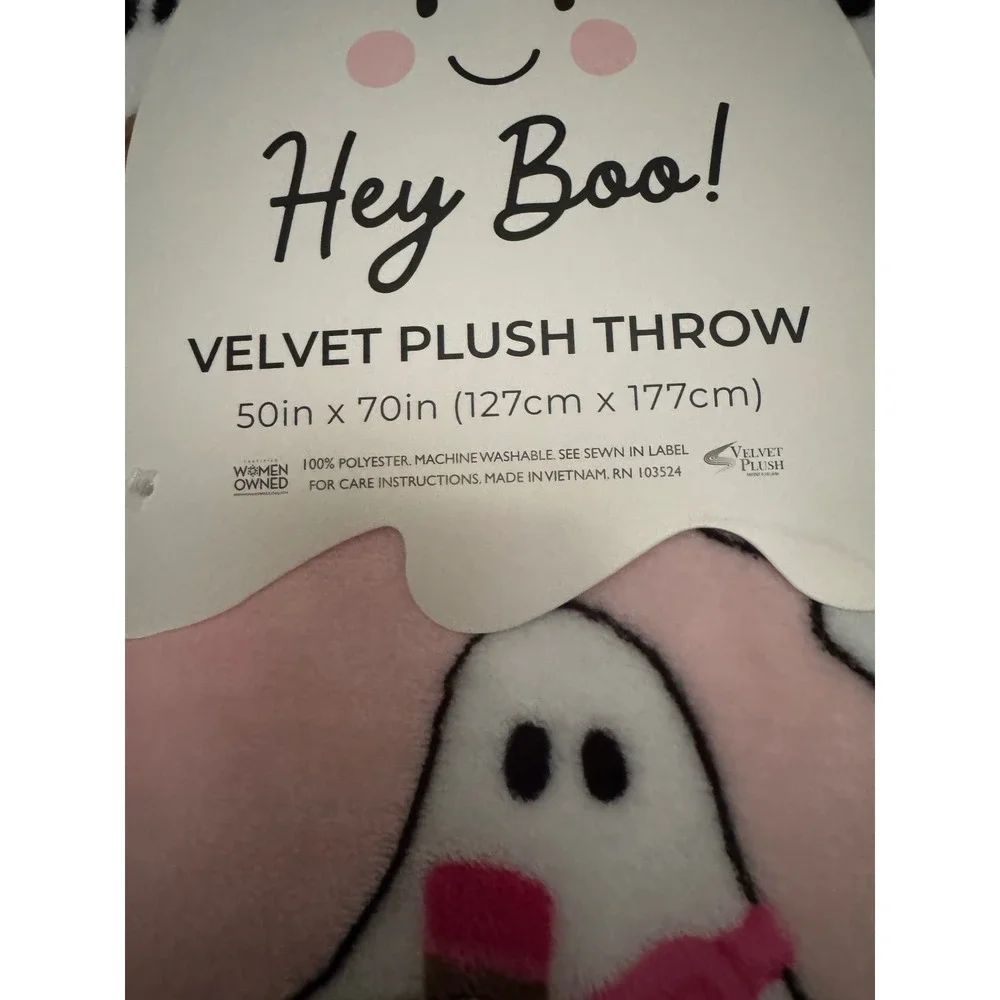 Hey Boo! Plush Throw Blanket Pink Ghost Halloween 50 x 70 in